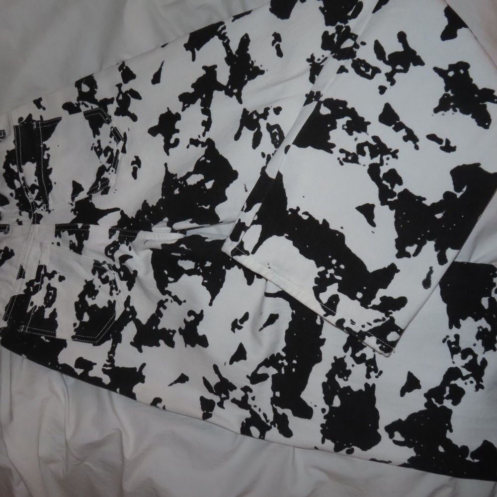 Black and White Patterned Women's Skirt